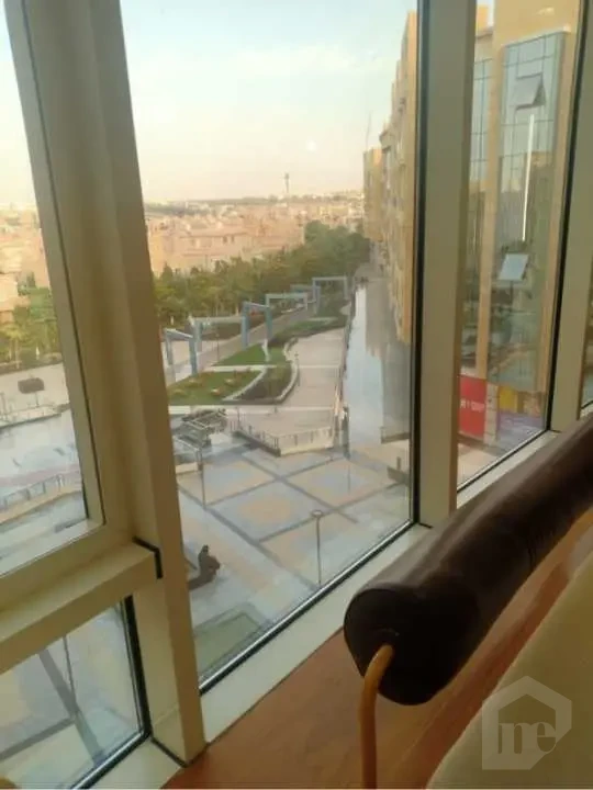 للايجار محل داخل مول بالتجمع الخامس