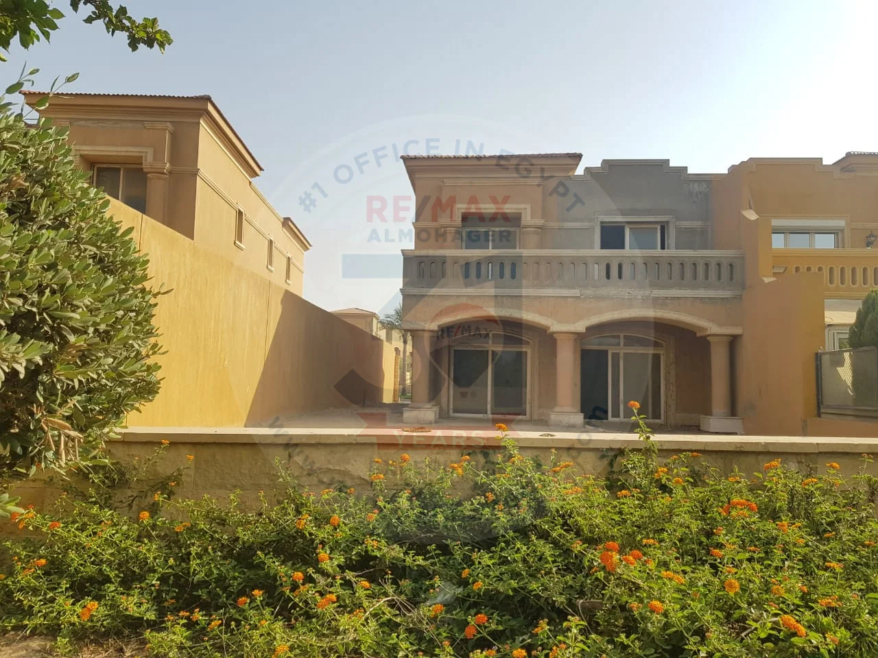 Villa for sale in Royal Meadows Compound, Sheikh Zayed - Giza