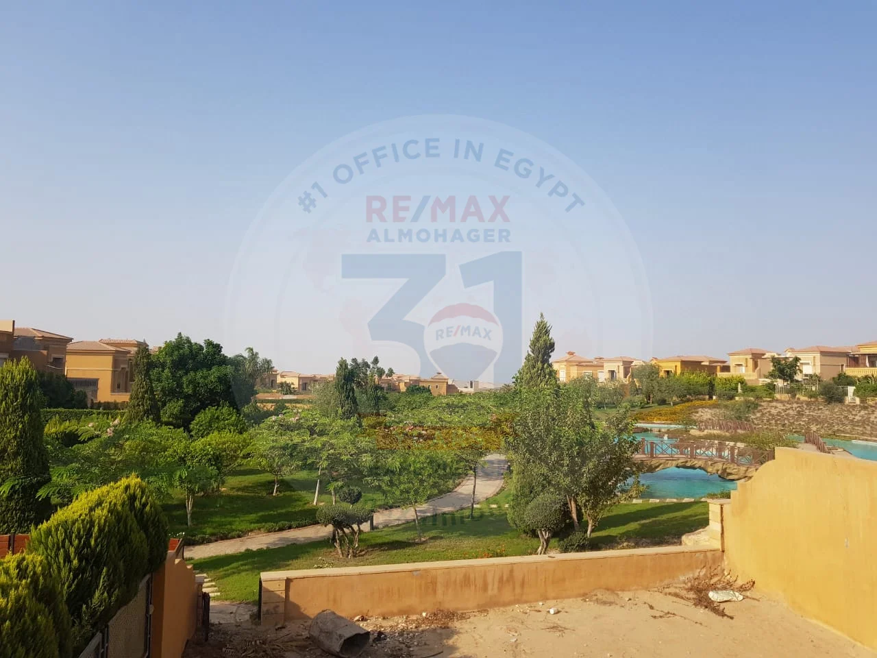 Villa for sale, 500 meters in Sheikh Zayed Compounds