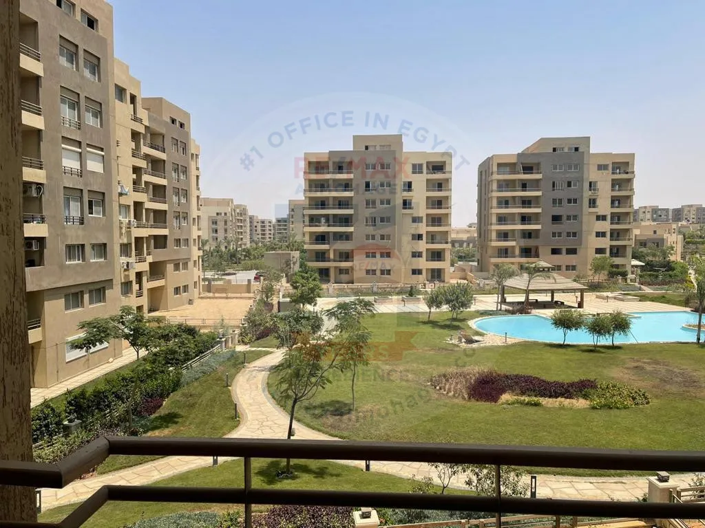 للبيع شقه في ذا سكوير موقع مميز تطل على البحيرات