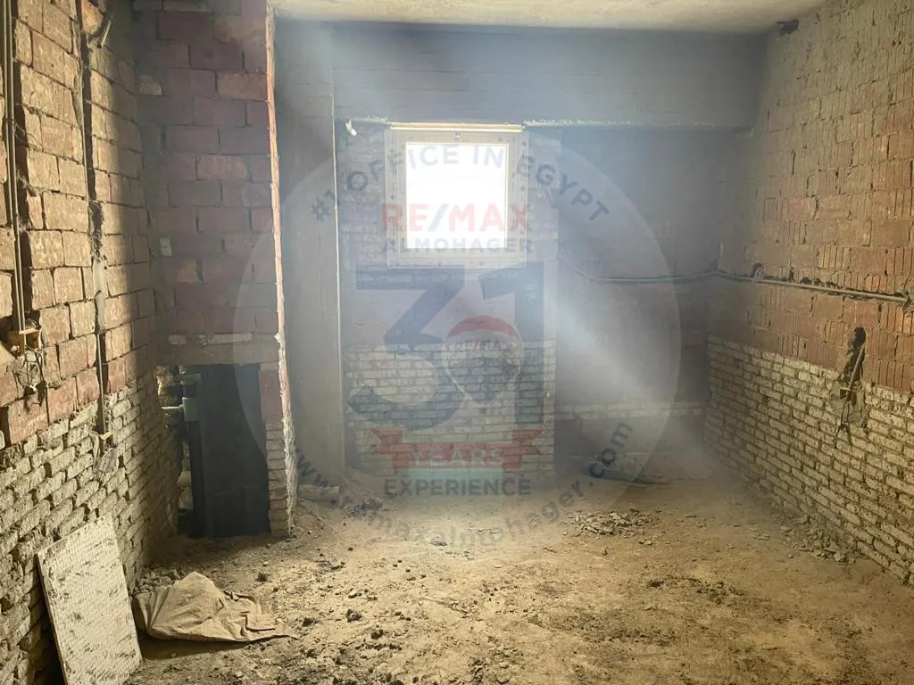 شقه للبيع في ذا سكوير صبور نصف تشطيب