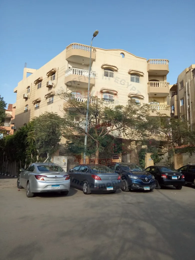 Apartment for sale in Sheikh Zayed 240m