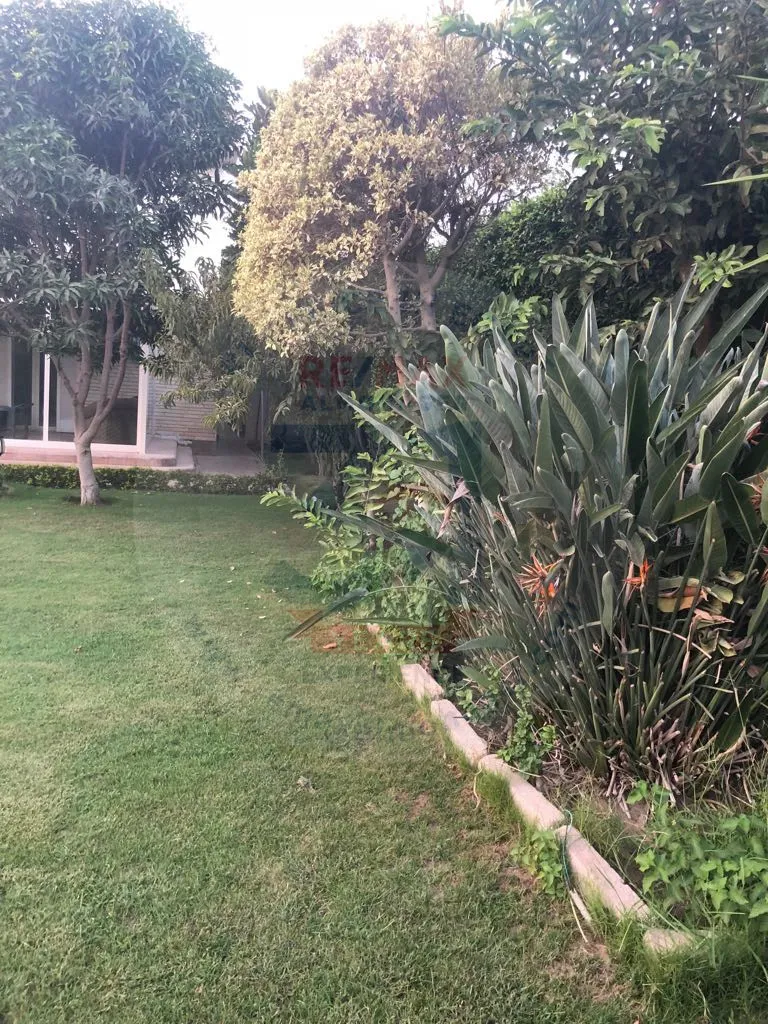 فيلا مسقلة للبيع في كمباوند الربوه في الشيخ زايد