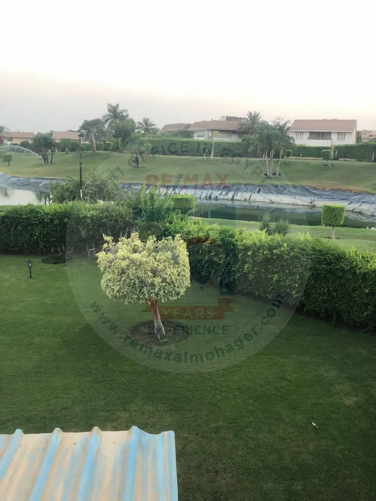 فيلا مسقلة للبيع في كمباوند الربوه في الشيخ زايد