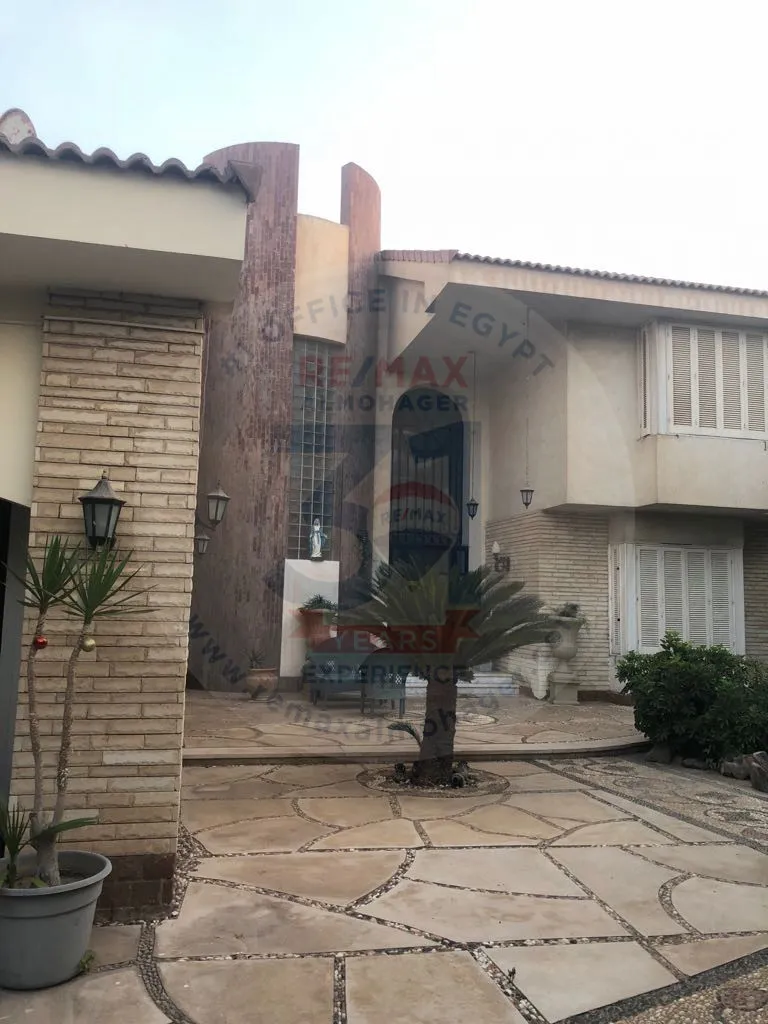 فيلا مسقلة للبيع في كمباوند الربوه في الشيخ زايد