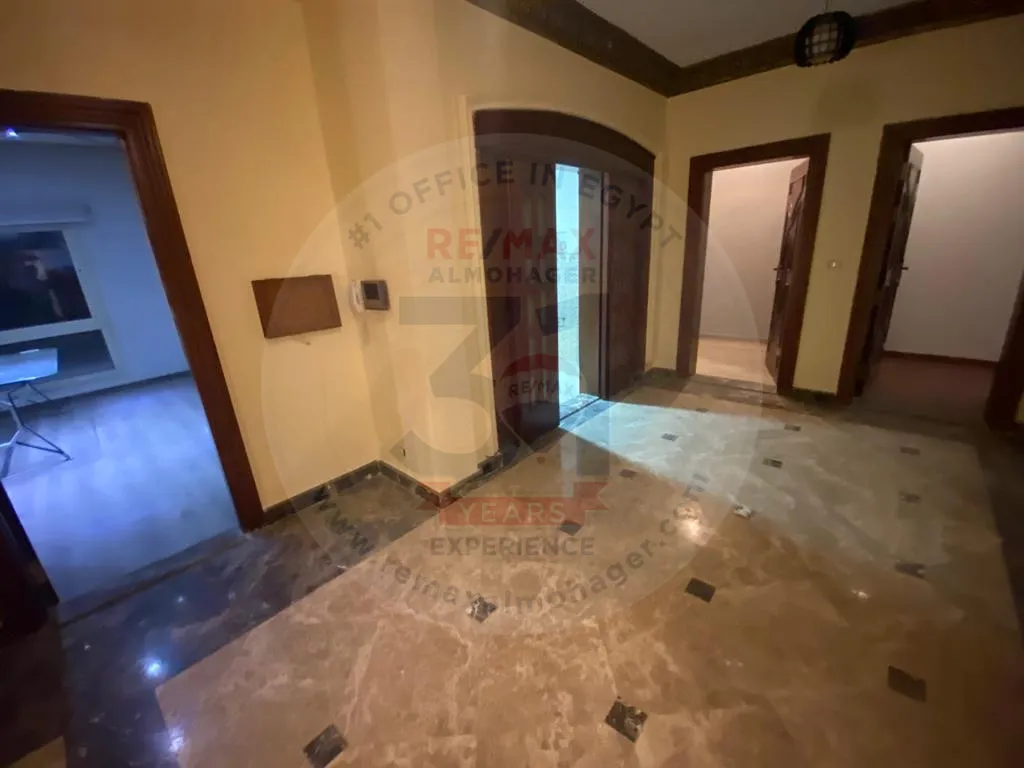 فيلا للايجار فى قطامية ريزدنس