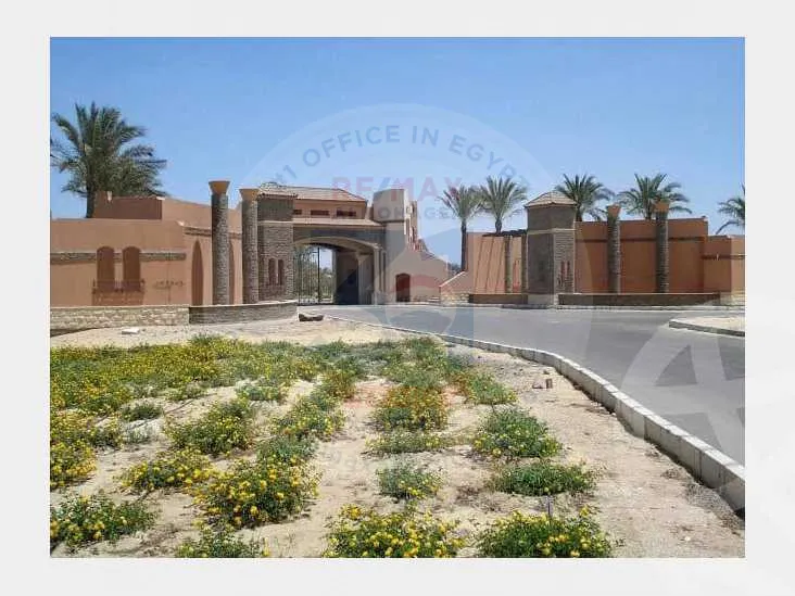 Land for sale in Ofoq compound, next to Sphinx Airport