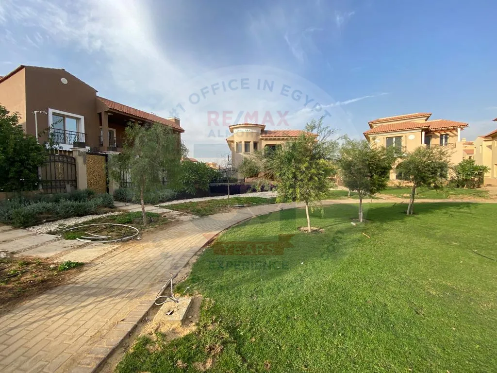 Villa for sale in Hyde Park, New Cairo,