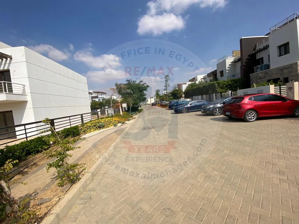 Townhouse for sale in Hyde Park, New Cairo