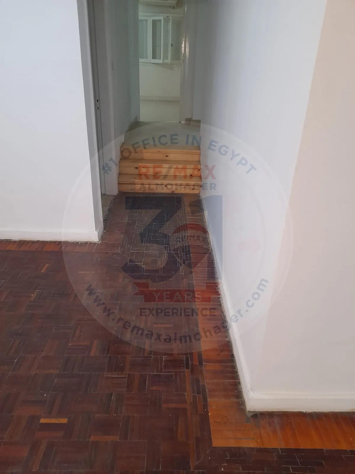شقى للبيع  في المهندسين مع غرفة ماستر