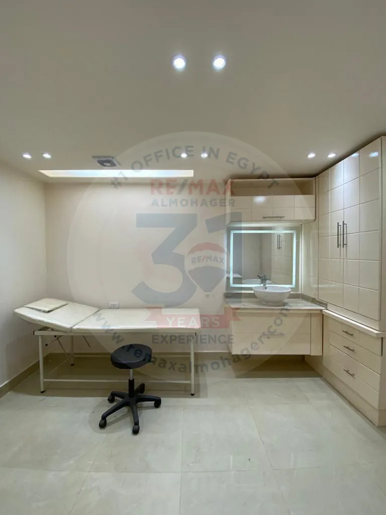 Clinic for sale in Masr El gedida