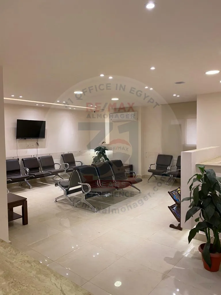 400 m clinic for sale in masr el gedida