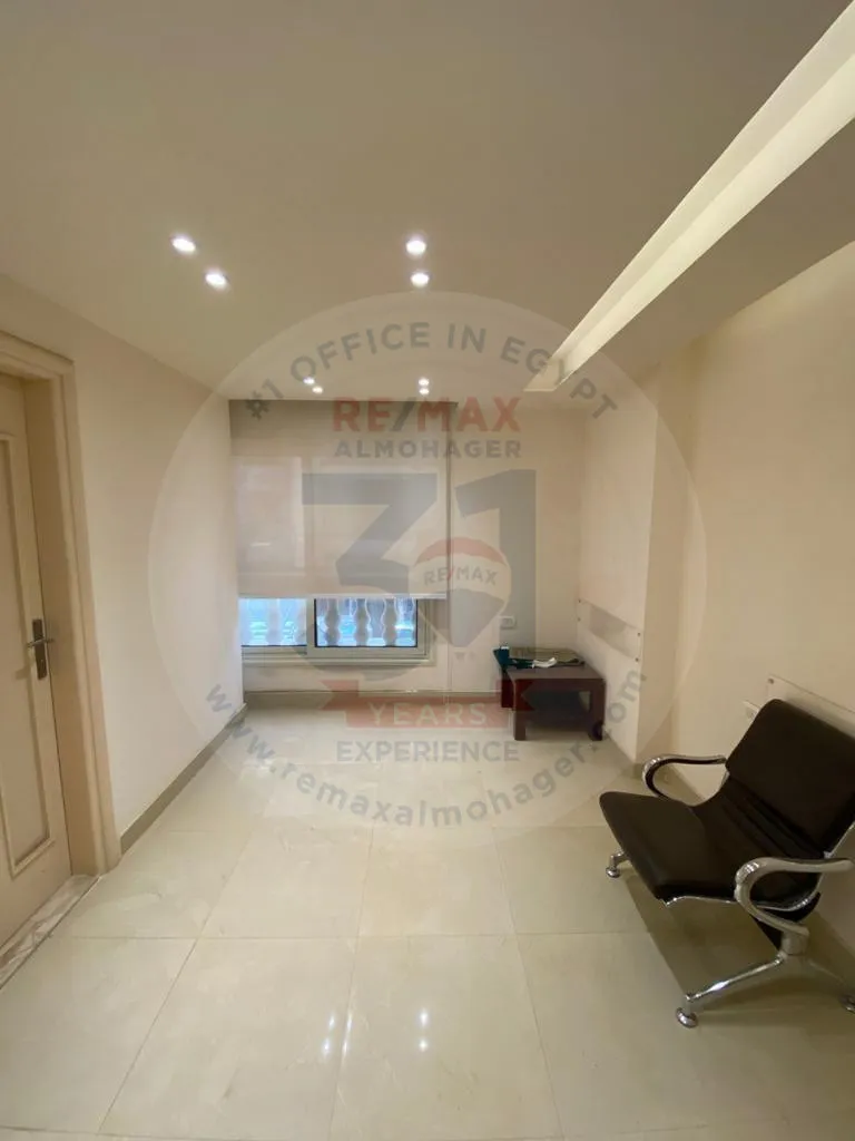 Apartment suitable as a medical center for sale