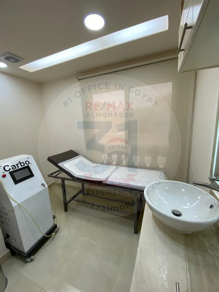Apartment suitable as a clinic for sale in Heliopolis