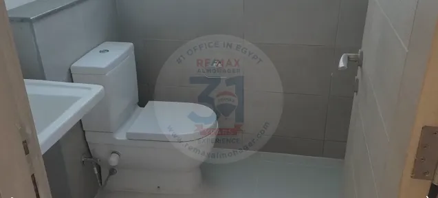 شقة للإيجار تطل على لاند سكيب