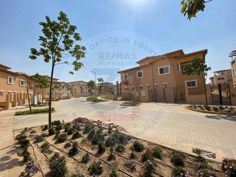 TWIN HOUSE 4BEDROOMS IN HYDE PARK