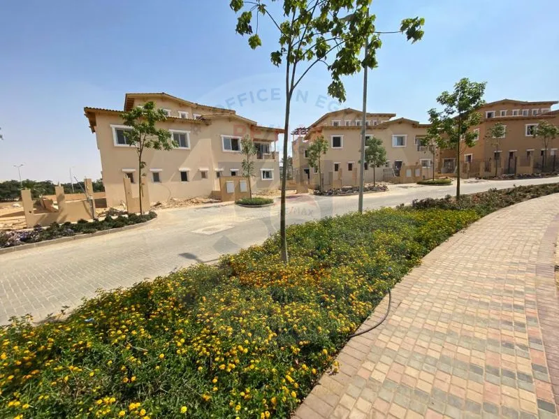 TWIN HOUSE 4BEDROOMS IN HYDE PARK