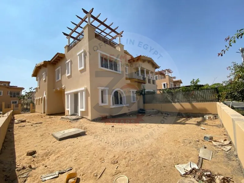 TWIN HOUSE 4BEDROOMS IN HYDE PARK
