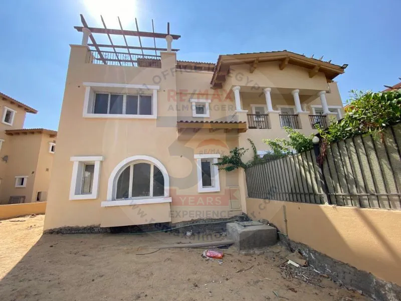 TWIN HOUSE 4BEDROOMS IN HYDE PARK