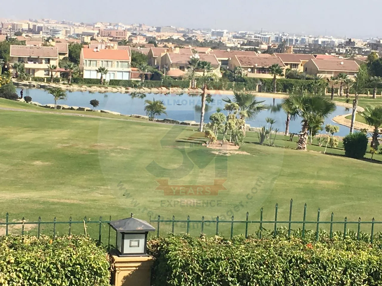 Villa for sale in Rabwa, Sheikh Zayed. Building area: 1095 m2 and land area: 620 m