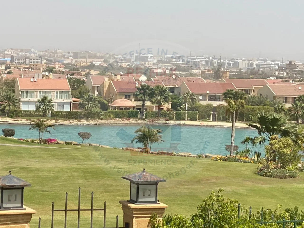Villa for sale in Rabwa, Sheikh Zayed. Building area: 1095 m2 and land area: 620 m