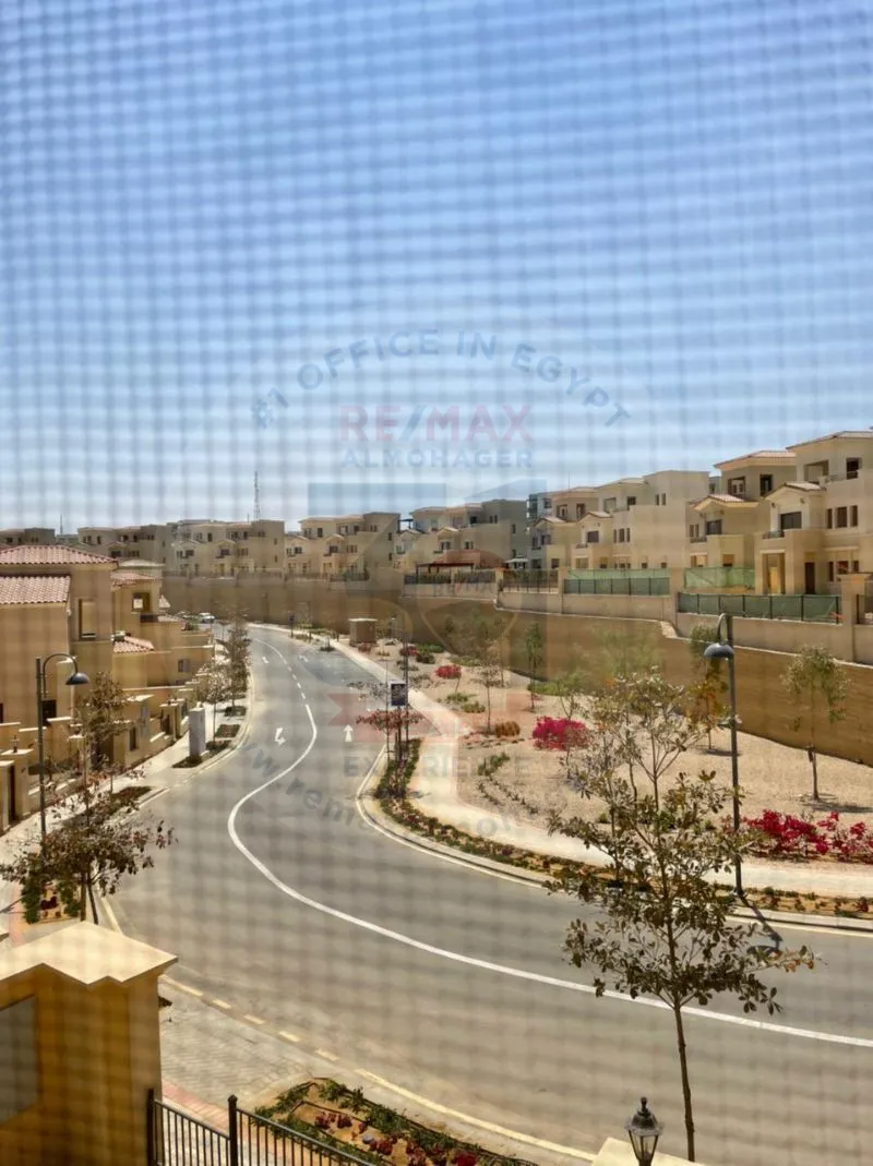 فيلا للايجار في اب تاون كايرو بالمقطم 585 متر