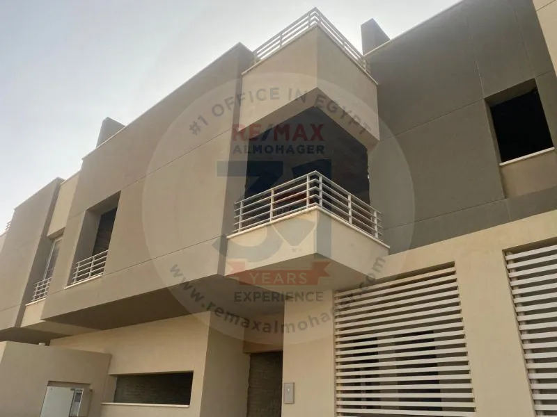 Town House for sale in Palm Hills