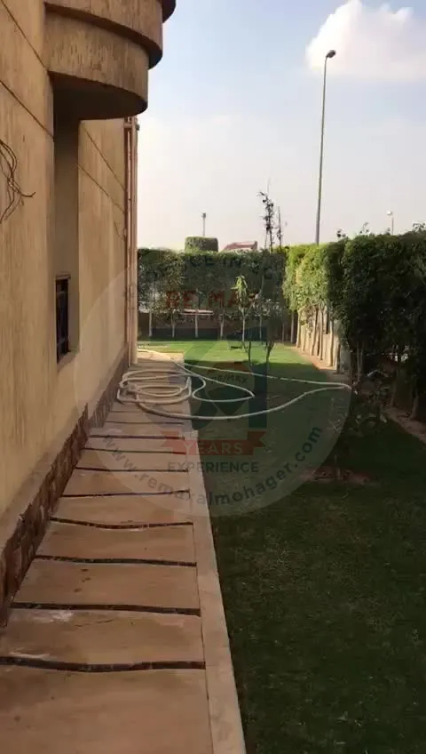 Standalone Villa for rent in El Rabwa , Zayed 800m
