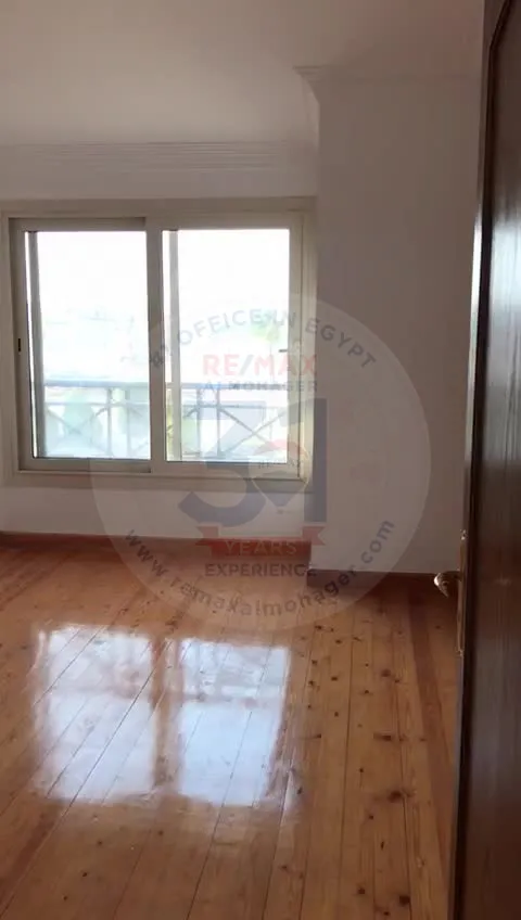 Villa for rent in Al Rabwa Compound in Sheikh Zayed - view on the golf