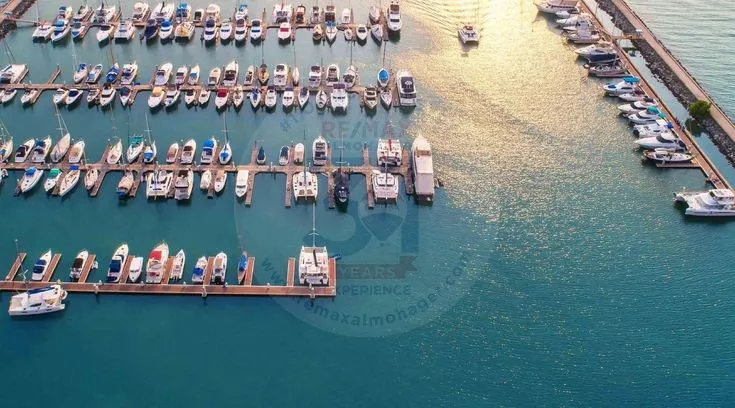 عقارات للبيع في جيفيرا مع حديقة بالتقسيط