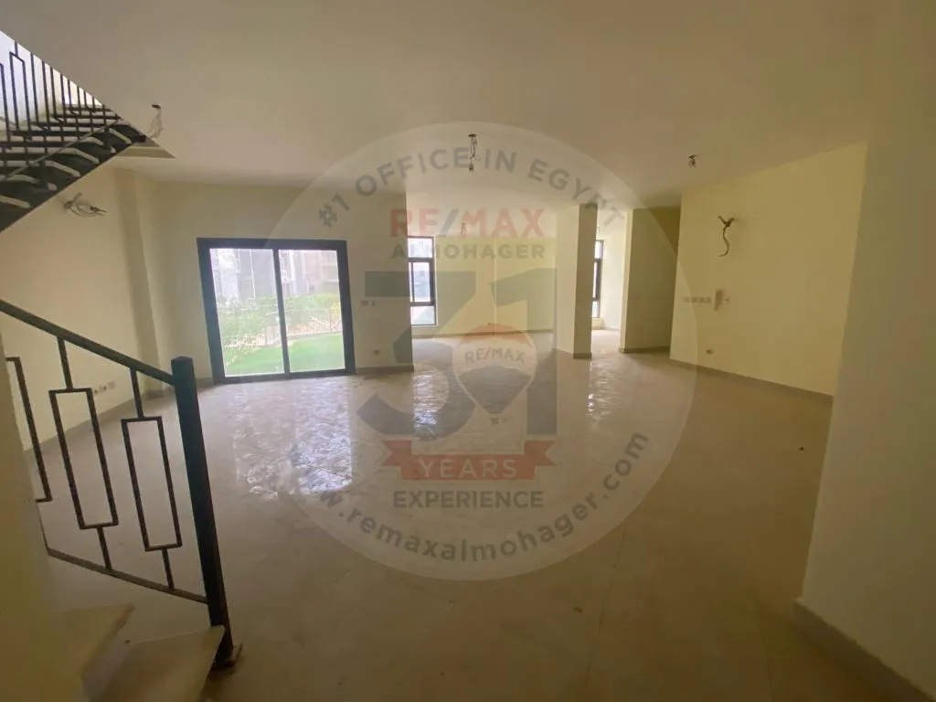 Properties pool view in Dyar Residence