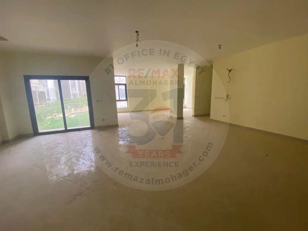 Properties pool view in Dyar Residence
