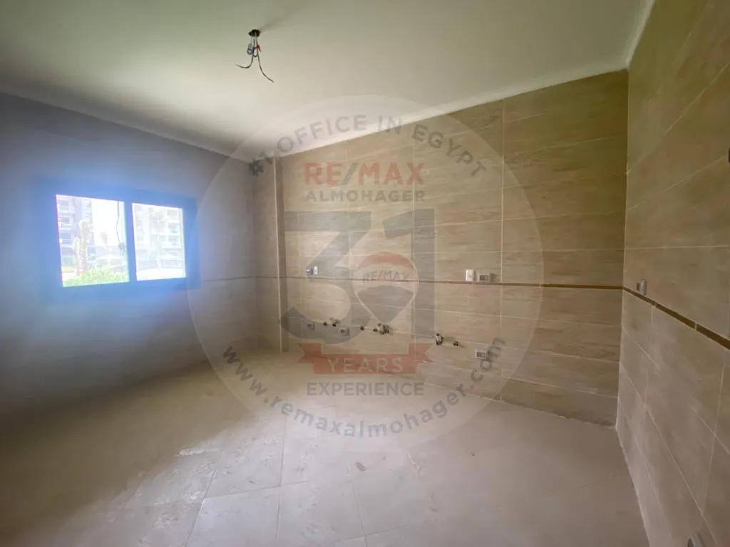 Properties pool view in Dyar Residence