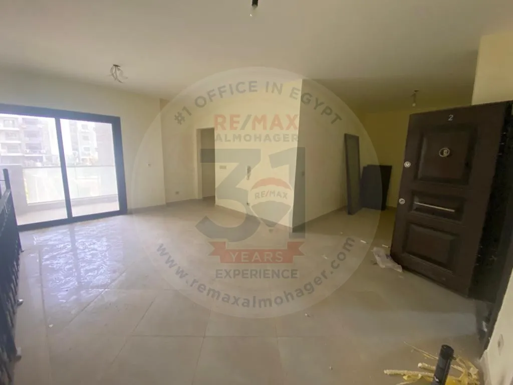 Properties pool view in Dyar Residence