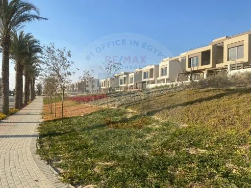 In installments properties for sale in palm hills new cairo