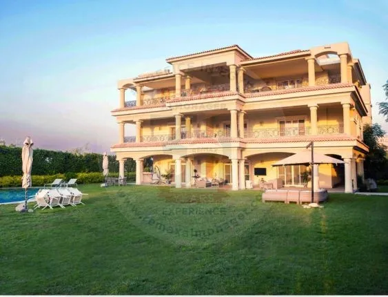 Palace for sale in Golf City