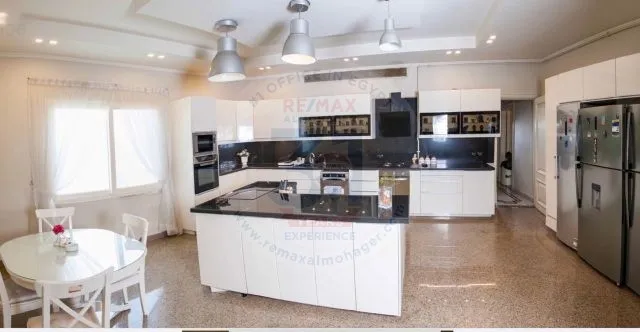 Palace for sale, Golf City, Obour, 2450 meters