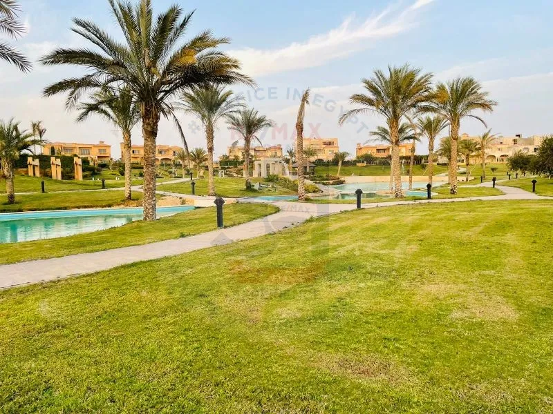 فيلا في لو ريف تطل على البحيرة بشكل مباشر