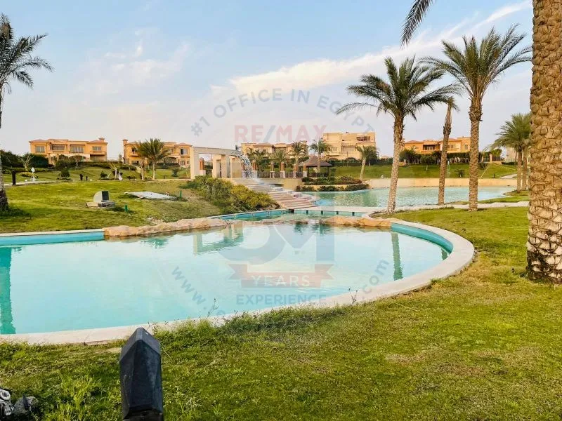 فيلا في لو ريف تطل على البحيرة باسعار مخفضة