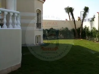 عقارات للايجار بالقطامية ريزيدنس بحديقة كبيرة
