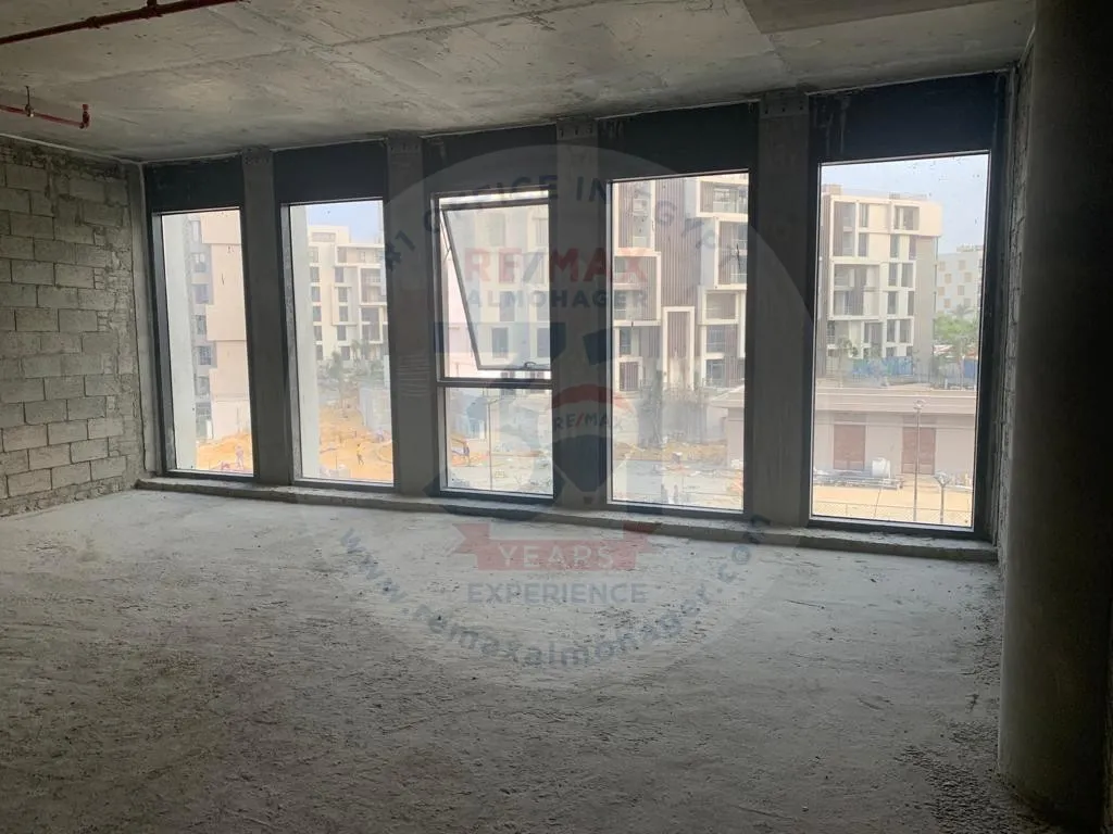 Semi finished office for rent in Eastown