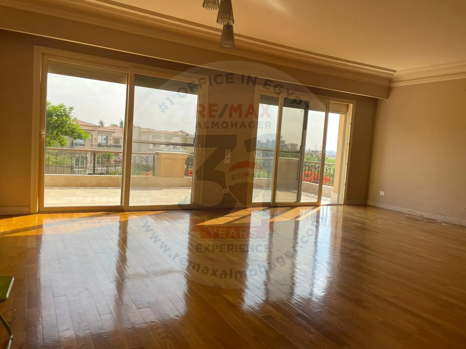 For rent in Lake View with Kitchen and Ac