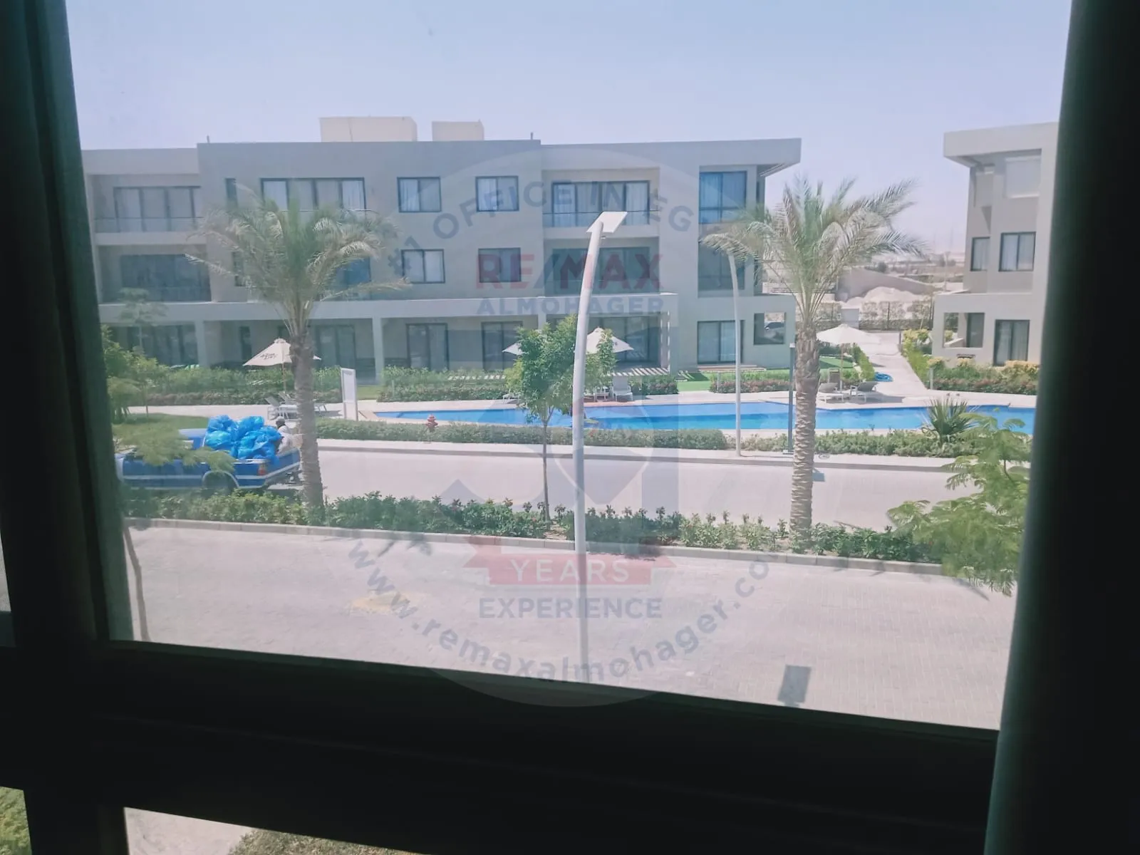توين هاوس مفروش بالكامل للايجار  بالعين السخنة