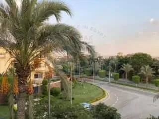 فيلا للايجار فى غرب الجولف بالتجمع الخامس