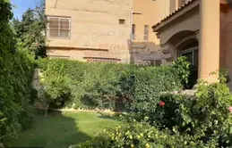 فيلا للايجار فى غرب الجولف بالتجمع الخامس  سوبر لوكس
