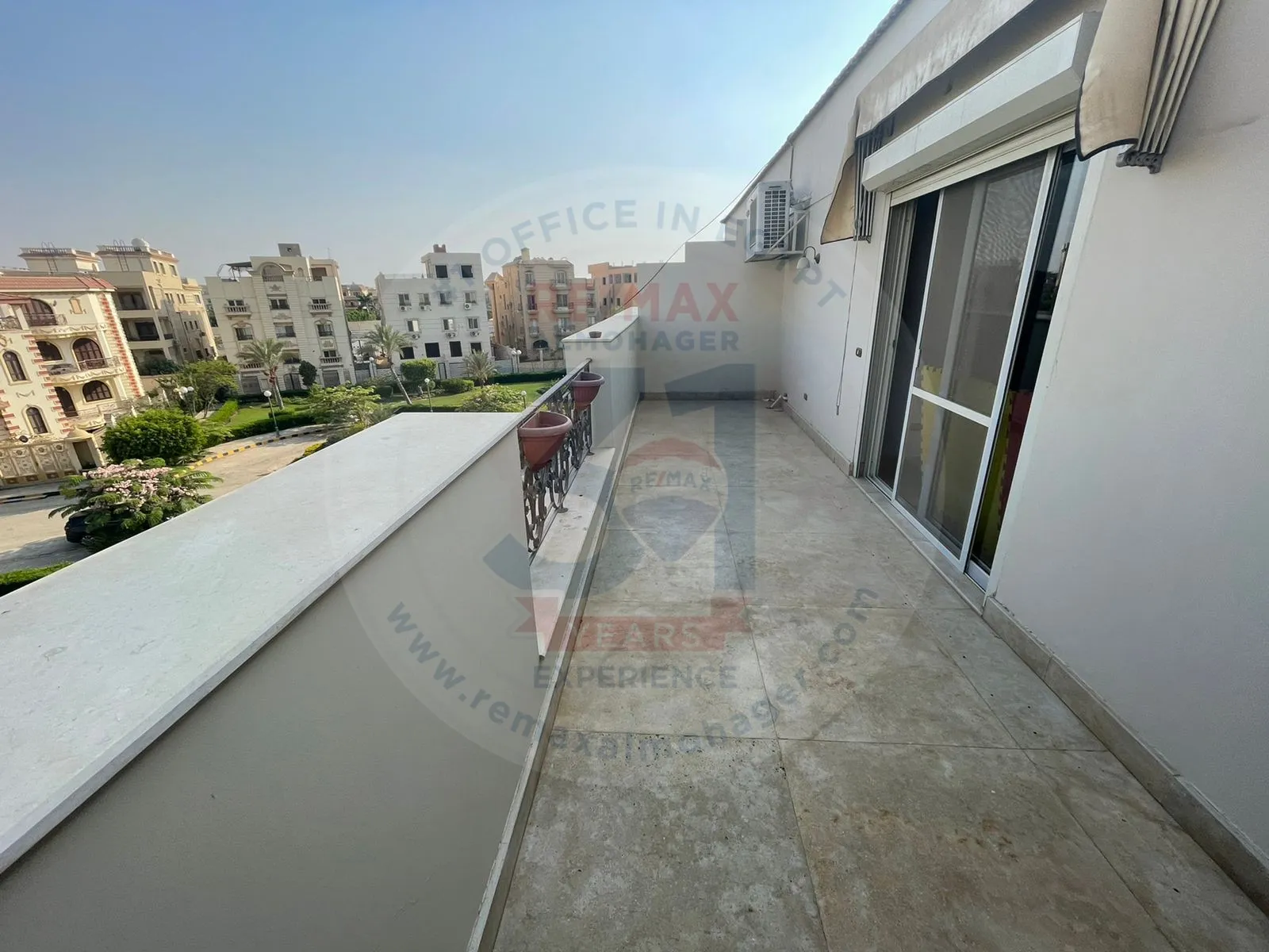 For sale in 1st settlement 3 bedrooms