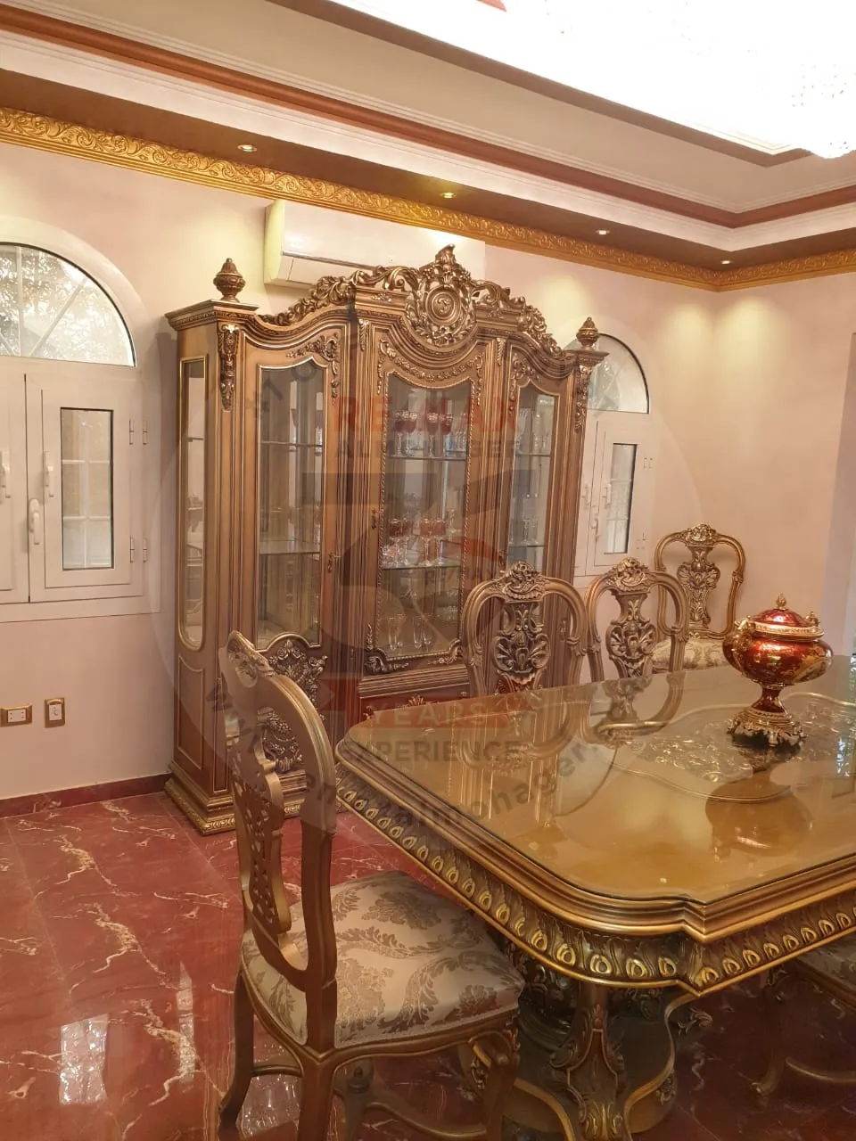 للبيع بمدينتي فيو حمام السباحة