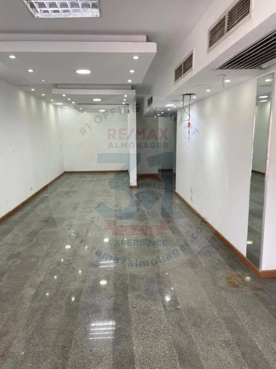 For rent shop in Salah Salem