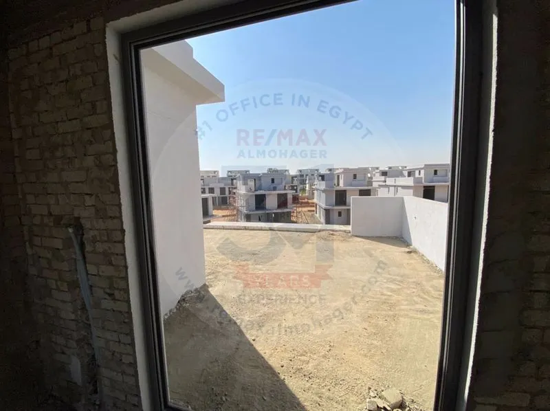 VILLA FOR SALE IN NEW CAPITAL CITY