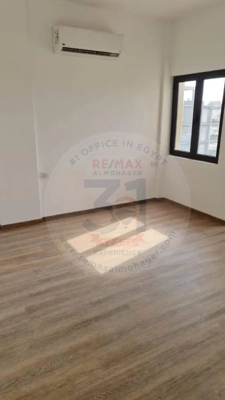 Penthouse for rent in fifth Square